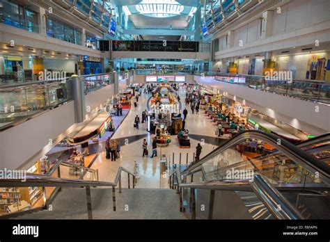Concourse At Dubai International Airport Terminal 1 Stock Photo Alamy
