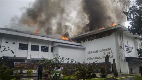 Polisi Dalami Penyebab Kebakaran Di Balai Kota Bandung Passiontoprofit