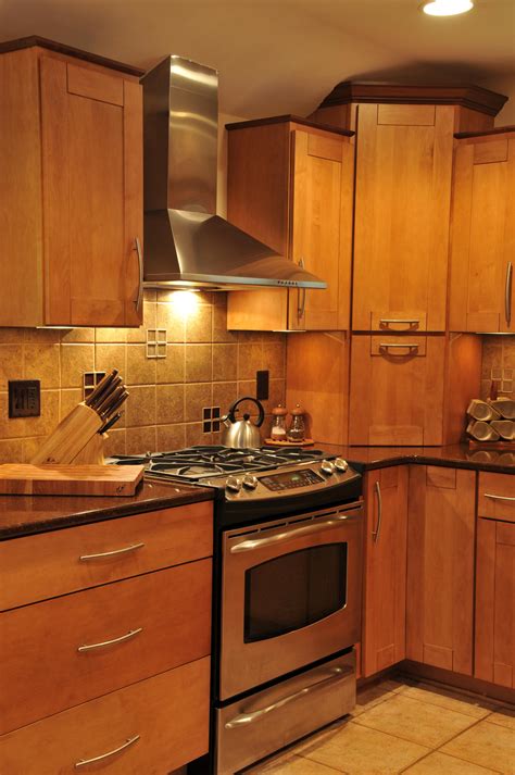 The Benefits Of Installing Maple Kitchen Cabinets Kitchen Ideas