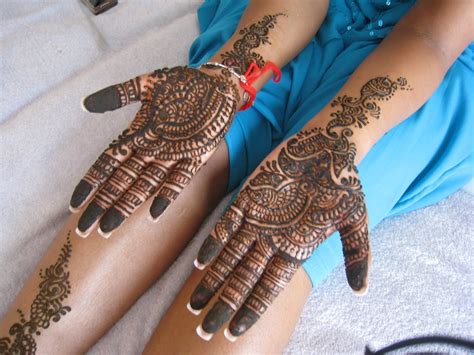 Pakistani Hand Mehndi Design For Bridal