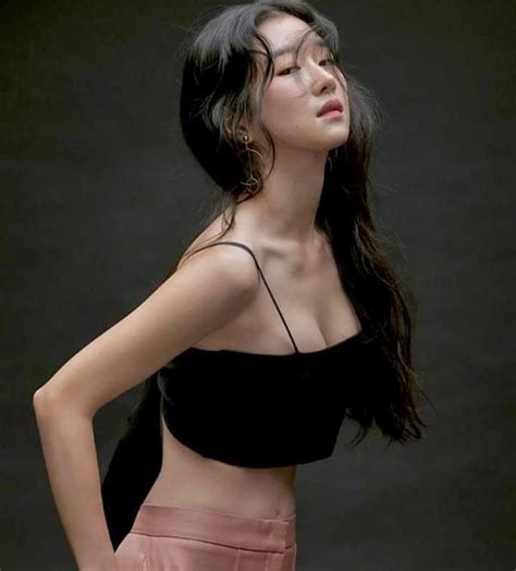 Vì Sao Seo Ye Ji Body đẹp Siêu Thực Nhưng Không Bao Giờ Mặc Bikini
