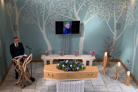 What is a humanist funeral ceremony?