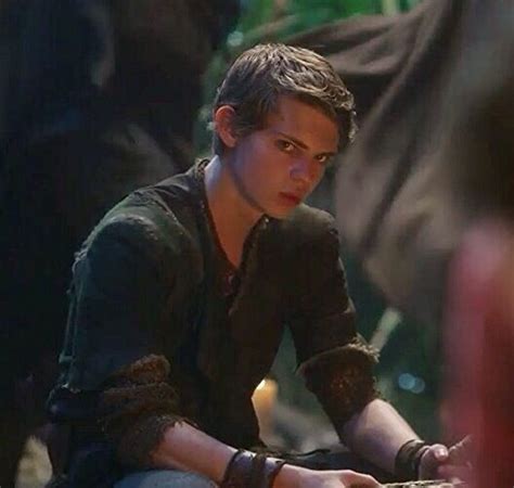 Robbie Kay As Peter Pan Once Upon A Time And Robin Hood Pinterest