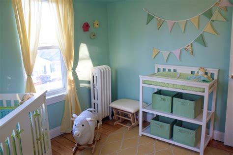 Nos inspirations déco avec la couleur vert d'eau. 7 idées de chambres de bébé joliment teintées de vert ...