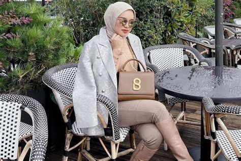 Profil Linda Anggreaningsih Pemilik Buttonscarves Brand Hijab Yang