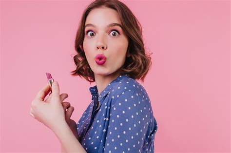 Tren Warna Makeup 2022 Pakar Kecantikan Ungkap Warna Lipstik Yang Akan