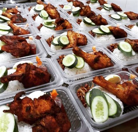 No other dish in malaysia is as famous as nasi lemak. ayam: Harga Nasi Lemak Ayam Berempah 2018
