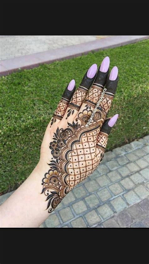 Beautiful Henna Designs For Your Mehendi Photoshoot 📸🌸🌸 Credit