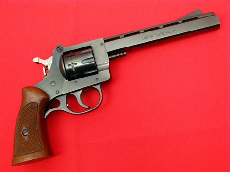 ปักพินในบอร์ด Revolver Derringer