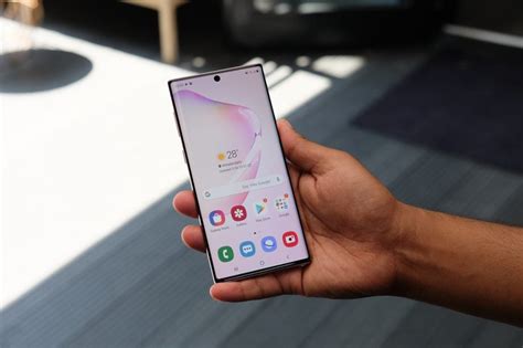 The handset is paired with either 6gb or 8gb of ram with 128gb of storage and in for review, we have the latter option. Samsung spams Galaxy phone owners with ads for new Note 10 ...