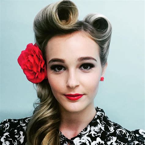 Pin up hairstyles for long hair. 24+ Pin Up Hairstyle Designs, Ideas For Long Hair | Design ...