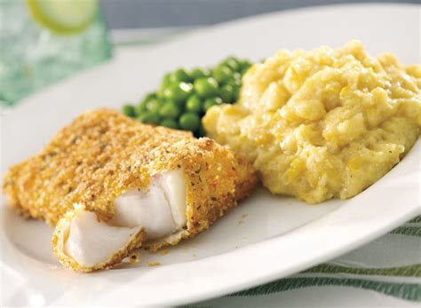 Crispy edges, it's soft on the inside, savoury with a touch of sweet and so moist. Crumb-Crusted Fish with Creamy Corn Grits | Publix Recipes
