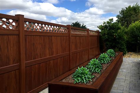 Mocha Walnut Vinyl Fence Factory Direct Vinyl Fence Wholesaler