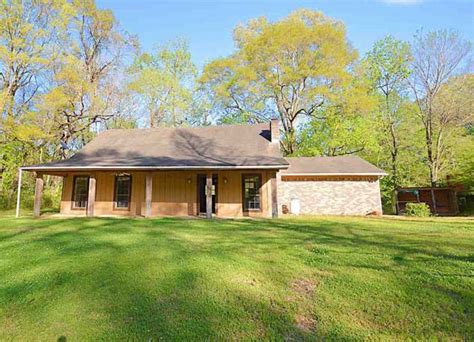 Maybe you would like to learn more about one of these? Shadow Wood Dr, Vicksburg, MS 39180, Foreclosure - $133,000 - 4BD / 2BH - Foreclosure Listing ...