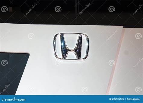 Seleccionado Enfocado De Honda Marca Comercial Emblema Y Logotipos En