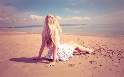 Girl Sitting Beach Wallpaper 1920x1200 10551