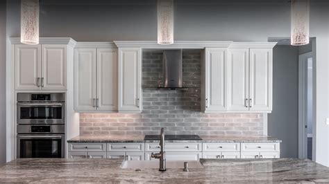 Gallery featuring rustic kitchen cabinets including finishes, door styles, hardware, color & matching rather than blending with the kitchen cabinetry material, they often stand out and bring in an rustic hickory kitchen cabinets. Your Guide to Modern Kitchen Cabinet Options | Gulfstream ...