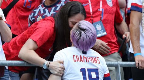 Megan Rapinoe Sue Bird Seal The Womens World Cup Win With A Kiss Cnn