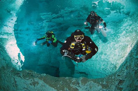 Inside The Wild And Almost Unimaginable World Of Cave Diving Gizmodo Uk