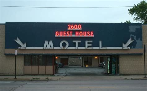 Seed And Sin Lincoln Avenues Motel Row A Chicago Sojourn