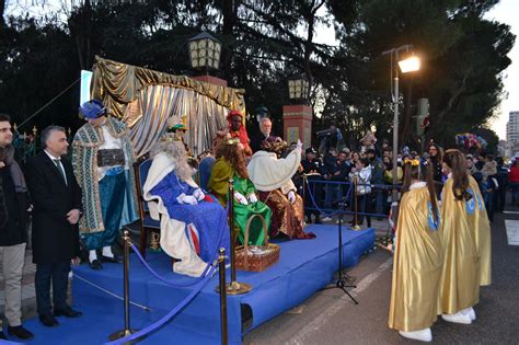 Sus Majestades Los Reyes Magos De Oriente Recorren Las Calles