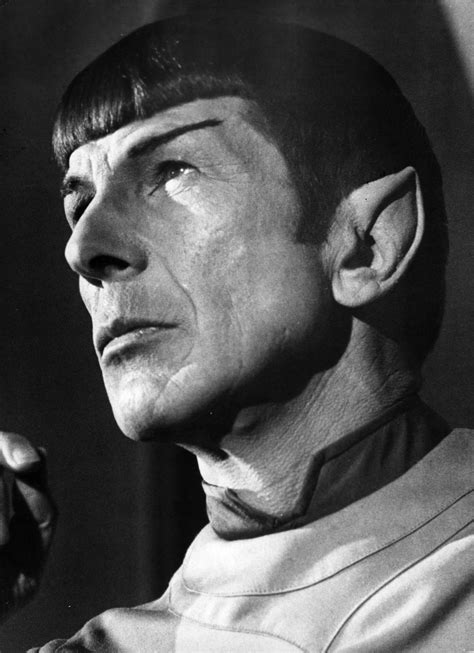Star Trek Spock Actor Leonard Nimoy Dies At 83 Glamour