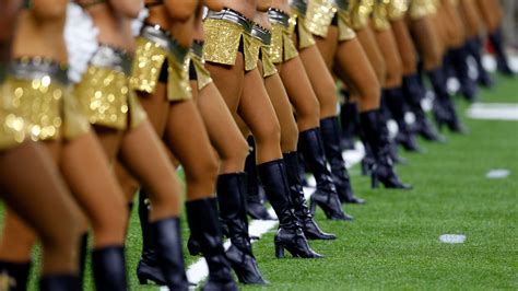 Former Nfl Cheerleaders Offer To Settle For 1 And A Meeting With
