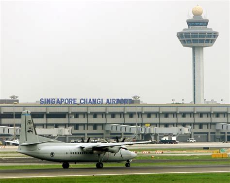 From changi airport, travelers can access the rest of singapore through one of the following transport options 5 Bandara Terbaik Di Dunia | I Love Planes