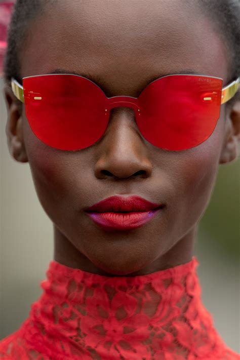 Red Makeup 5 New Ways To Wear The Classic Color This Fall Wearing