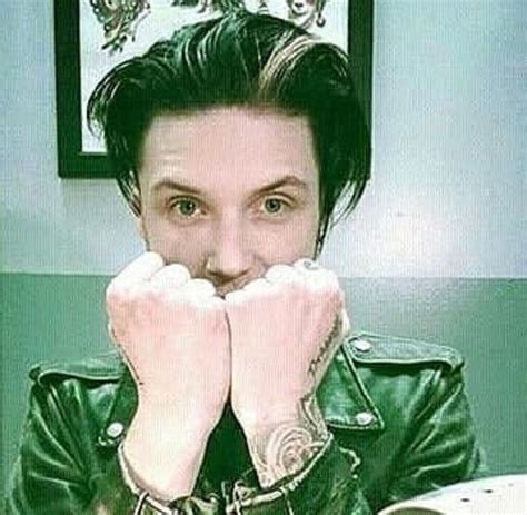 Pin By 𝒹𝒶𝓇𝓀 𝒶𝑔𝑜𝓃𝒾 On Andy Andy Black Black Veil Brides Andy Biersack