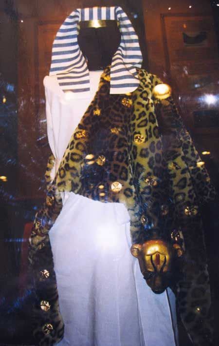 Tutankhamuns Wardrobe Recreated By Swedish Textile Museum In Borås