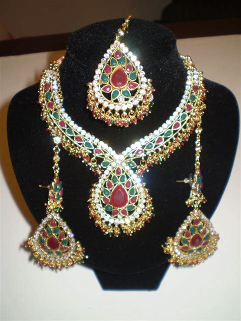 Multi Color Stone Jewelry Set For Wedding Wear