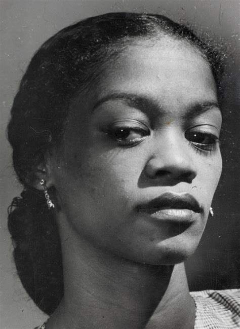 Ruth de souza (born may 12, 1921 in rio de janeiro) is a brazilian actress.1. 11 mulheres negras brasileiras pioneiras em cultura, política e ciência - Revista Galileu ...