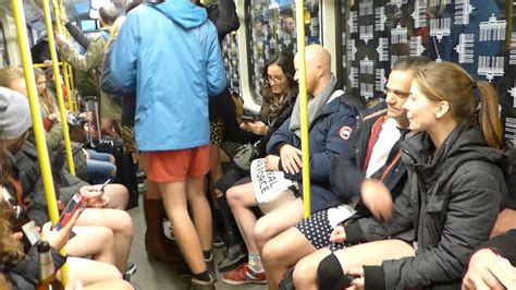 Unten Ohne No Pants Day Ohne Hose U Bahn Fahren Berlin YouTube