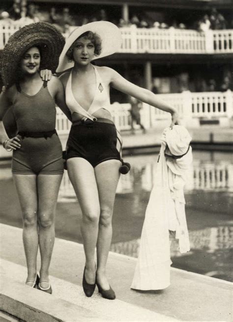 S Bathing Beauties The One With The Low Neckline Was Especially