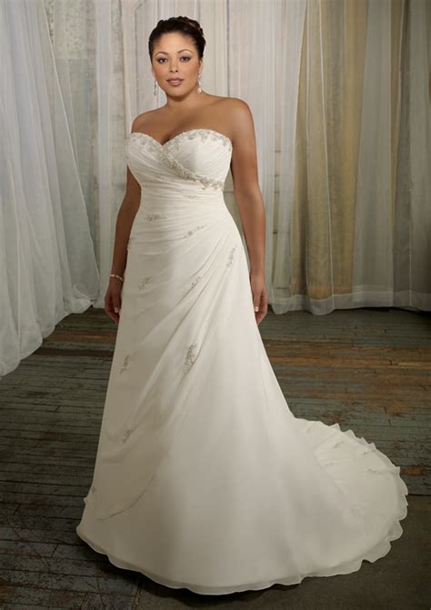 Dress from stella york features lace over tulle in a soft. Plus Size Wedding Dresses - Beautiful Looks for Women with ...
