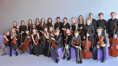 Beautiful played, fantastic group of youngsters, all students of coosje wijzenbeek, a very good teacher she must be. Fancy Fiddlers treden op in Oudshoornse Kerk - Alphens.nl