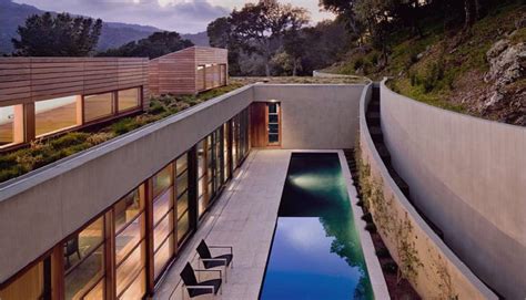 Living Roof On Slope House Verschmilzt Wunderschön Mit Dem California