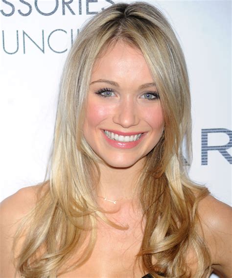 katrina bowden long straight light champagne blonde hairstyle with light blonde highlights