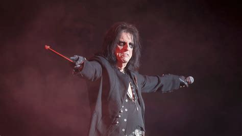 Alice does not message fans privately and has no other accounts besides: Alice Cooper brings an early dose of Halloween to Des Moines
