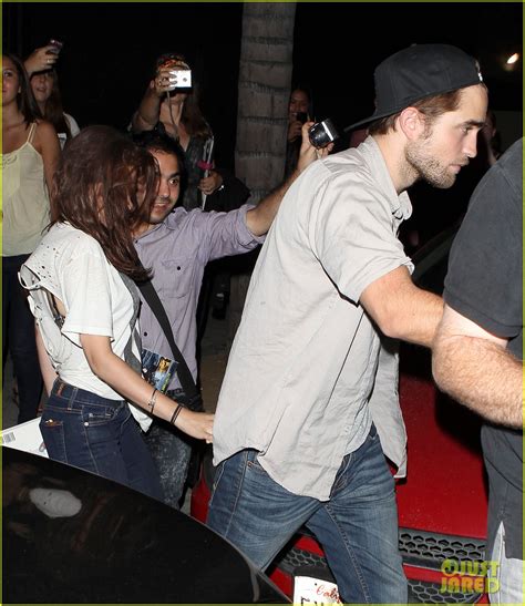 Kristen Stewart Robert Pattinson Hotel Cafe Couple Photo