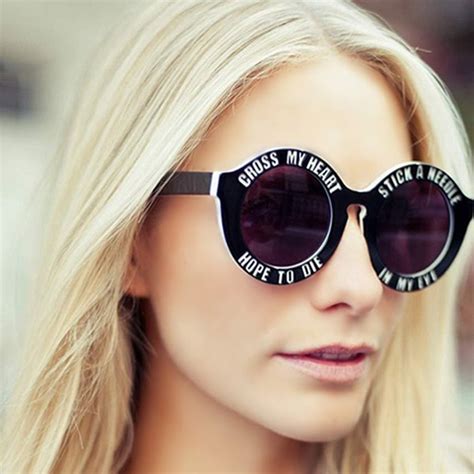 Outeye Vintage Sunglass Women Round Frame Sun Glasses English Letters
