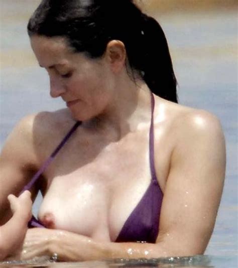 Courtneycox In Gallery Courtney Cox Topless Picture 1