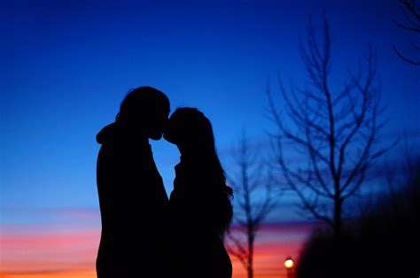 Good Night Kiss Images For Girlfriend Boyfriend Wife Husband