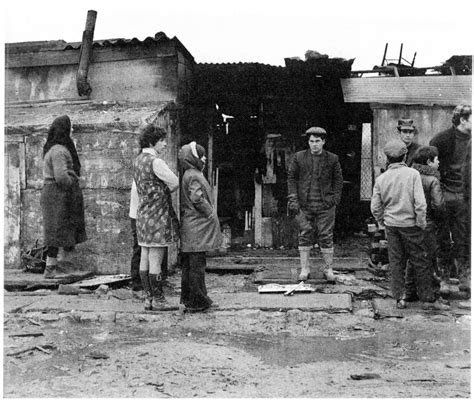 Vamos Por Aqui Ei Los Que Chegam Emigrantes Em França 1969