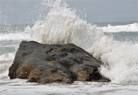 Wave Breaking Over Rock At Sanaigmore Isle Of Islay Islay Pictures