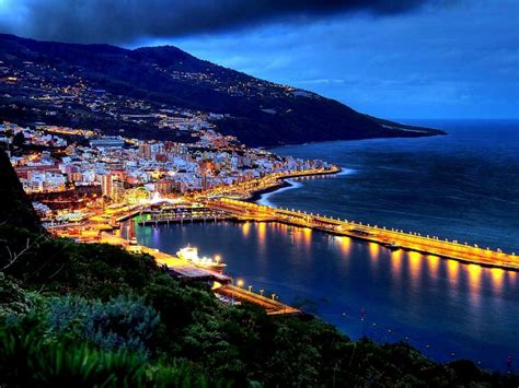 La palma is het op vier na grootste eiland van de archipel en heeft de vorm van een vuistbijl. La Palma, Puerto Naos - Canarische Eilanden | deReizigersgids