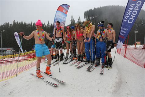Bikini Skiing 2014 W Jasnej Pod Chopokiem W Opadach śniegu I Znakomitej