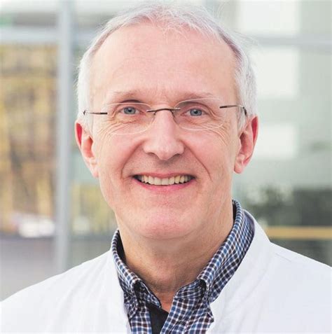 Landesklinikum, 2000 stockerau auf karte anzeigen. Wann sollte ich zum Rheumatologen gehen? - Gesundheit ...