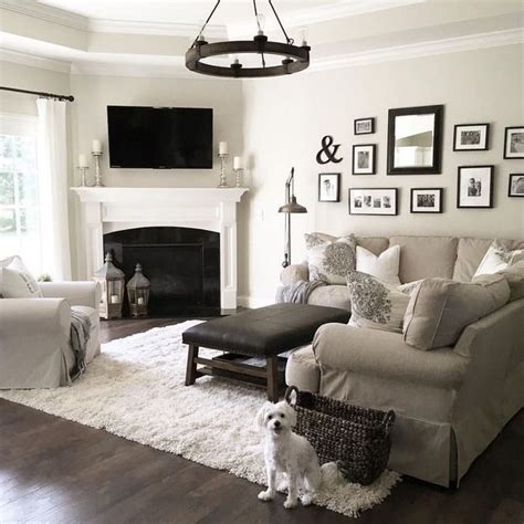 Theme for your living room decor. 44+ Choosing Good Rustic Farmhouse Living Room Joanna ...